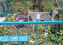 В Красноярском крае вандалы повредили надгробия на кладбище