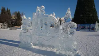 В Кемеровской области юные вандалы разрушили ледяные фигуры