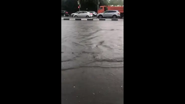 Мощный ливень затопил центр Новосибирска