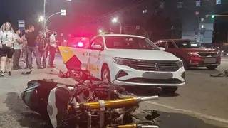 В Кемерово мотоциклист погиб в аварии с двумя машинами