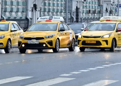 В Красноярске в этом году 40 таксистов перевозили пассажиров без лицензии