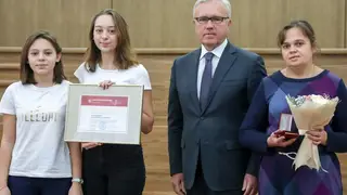 Президент России наградил многодетную семью из Минусинска орденом «Родительская слава»