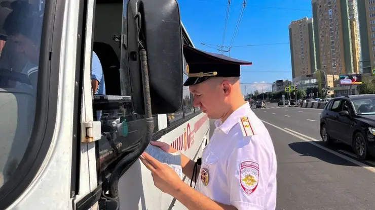 Водители красноярских маршруток около 20 раз нарушили ПДД за один час проверок 