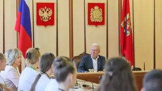 Губернатор Красноярского края встретился со школьниками из ДНР