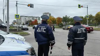 Устроившего дрифт в центре Красноярска лихача ищет полиция