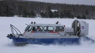 На Красноярском водохранилище спасали рыбаков дрейфующих на льдине