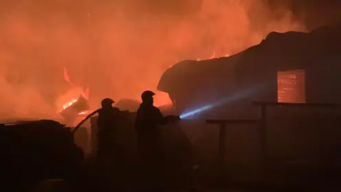 В Красноярском крае минувшей ночью на пожаре погиб человек