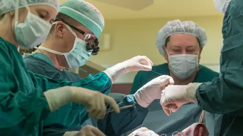 В Красноярске врачи спасли женщину с огромной опухолью сердца