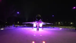 В Парке Победы Кемерова установили яркий и светящийся МИГ-29
