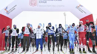 В Красноярске на «Лыжню России» вышли более тысячи человек