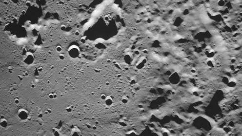 Автоматический летательный аппарат «Луна-25» сделал снимок лунной поверхности