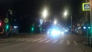 В Красноярске 13-летний школьник перебегал дорогу на «красный» и угодил под мотоцикл