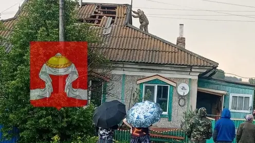 Молния пробила крышу дома в Назаровском районе