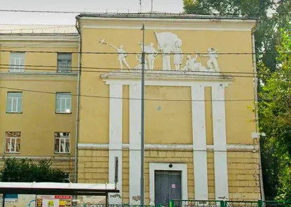 Партпроект «Историческая память» взял на контроль ситуацию с демонтажом барельефа на красноярской школе