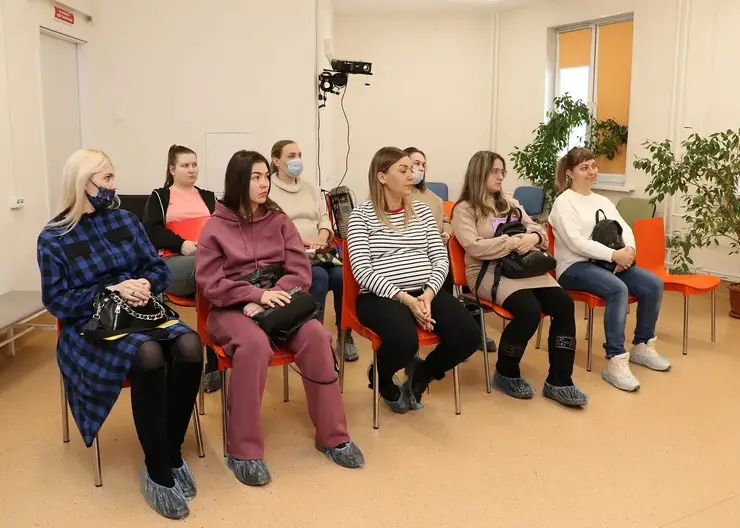 В Перинатальном центре Хакасии врачи разработали новую программу по подготовке к родам