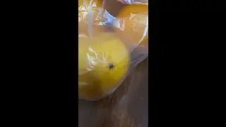В Красноярске покупательница нашла живого клеща в пакете с мандаринами