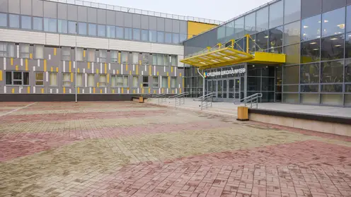 В Красноярске прошли первые занятия в крупнейшей школе за Уралом