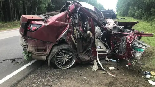 Пассажирка Lexus погибла в столкновении с грузовым фургоном в Нижнеингашском районе