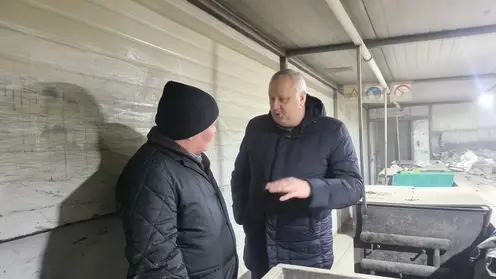 Министру ЖКХ Тувы показали работу мусоросортировочного комплекса в Красноярске