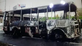 ГИБДД Красноярского края выясняют обстоятельства возгорания автобуса на Октябрьском мосту