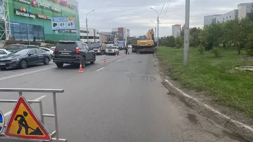 В Красноярске одновременно на двух улицах микрорайона Покровка начались ремонтные работы