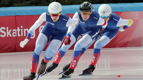 Конькобежцы из Красноярска выиграли золото командного спринта на Кубке России