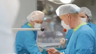 Новосибирские хирурги спасли пациента с вилами в голове
