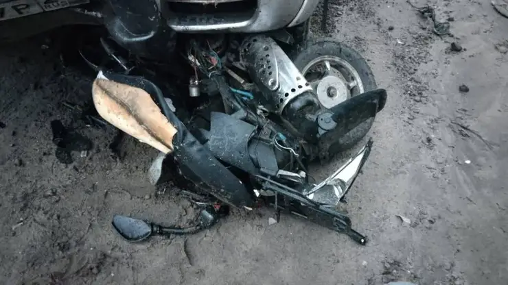 В Красноярском крае в ДТП погибли 19-летний водитель и 10-летний пассажир мопеда