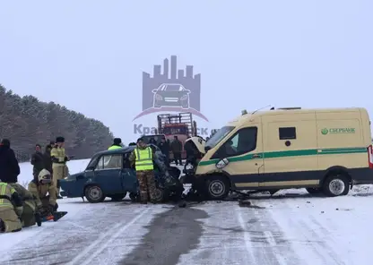 Супружеская пара погибла после столкновения с инкассаторской машиной на трассе в Красноярском крае