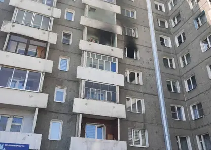 Иркутские пожарные спасли 27 человек из горящего многоквартирного дома