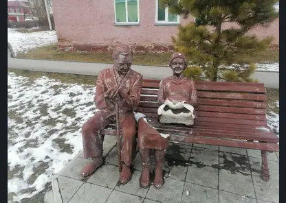 В Новосибирской области памятник «Всем родителям» разрушили вандалы