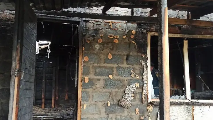 В Ачинском районе осудили мужчину, который из-за обиды на отчима сжёг его дом