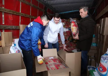 Жители Красноярского края собрали 40 тонн гуманитарной помощи для беженцев Донбасса