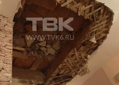 В Красноярске рухнувший потолок чуть не убил 4-летнего ребенка 