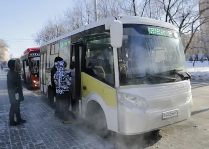 В Хабаровске в автобусах зафиксировали температуру ниже нормы