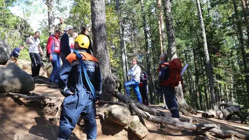13 студентов эвакуировали спасатели с «Красноярских Столбов»
