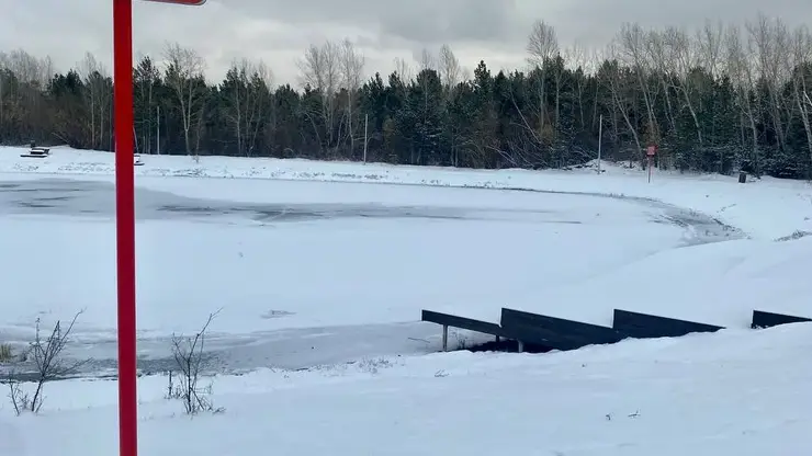 В красноярском Татышев-парке предупредили об опасности прогулок по замёрзшим озёрам