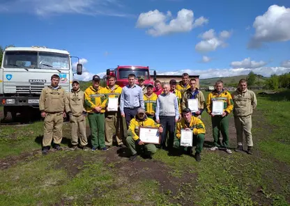 В Красноярском крае сотрудникам лесопожарного центра вручили награды