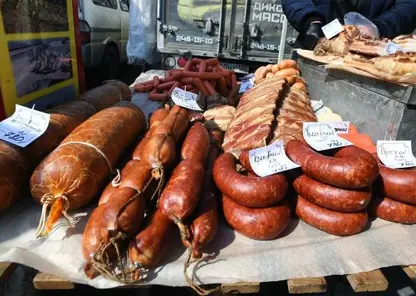В Красноярске для городской ярмарки приготовят метровую колбасу