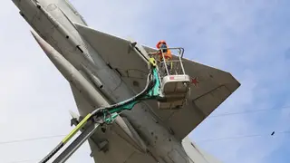 КрАЗ финансирует реставрацию и монтаж освещения для памятника самолёту в Зелёной роще Красноярска