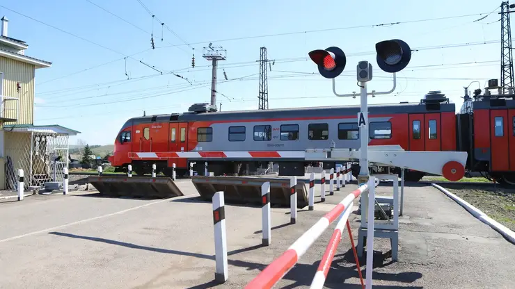 Движение автотранспорта через железнодорожный переезд в Ачинске Красноярского края будет временно ограничено
