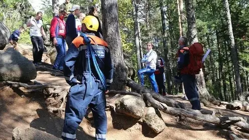 Спасатели в нацпарке «Красноярские Столбы» за сутки три раза выручали туристов