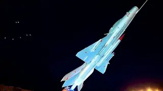 В Красноярске закончили работы по реставрации легендарного МиГ-21Ф