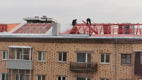 В Красноярске до конца года дополнительно отремонтируют 12 крыш домов