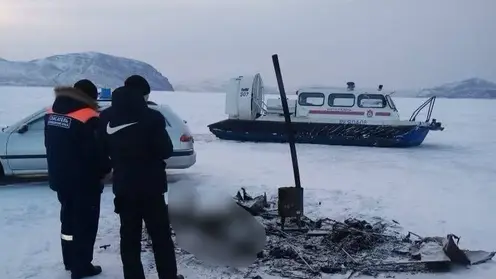 На Красноярском водохранилище мужчина заживо сгорел в палатке