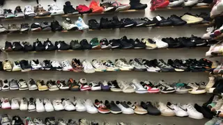 В Красноярске в магазине на ул. Авиаторов арестовали 113 пар спортивной обуви без маркировки