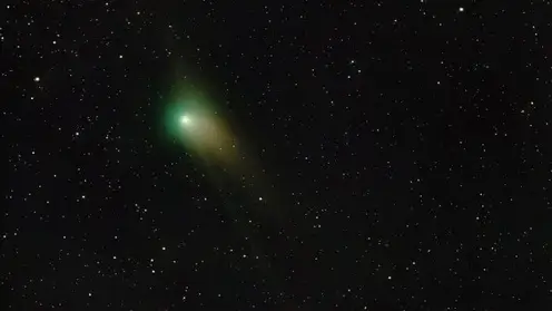 Жителю Новосибирска удалось снять полет самой редкой кометы 2023 года