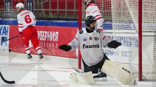 Хоккейный клуб «Енисей» сыграл вничью с действующим чемпионом России