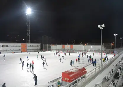 Жители Красноярска смогут бесплатно покататься на коньках на стадионе «Локомотив»