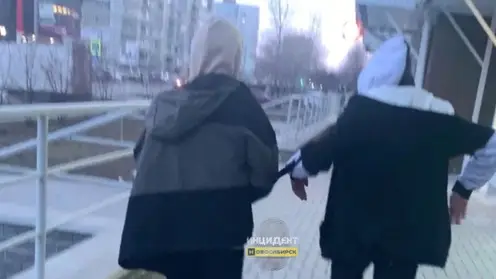Подростки из Новосибирска на улице пытались поджечь девушку и ее брата